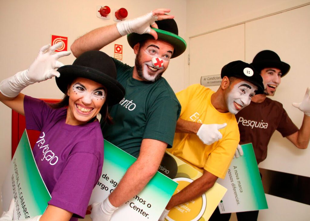 A importância de utilizar artistas de circo em eventos.
